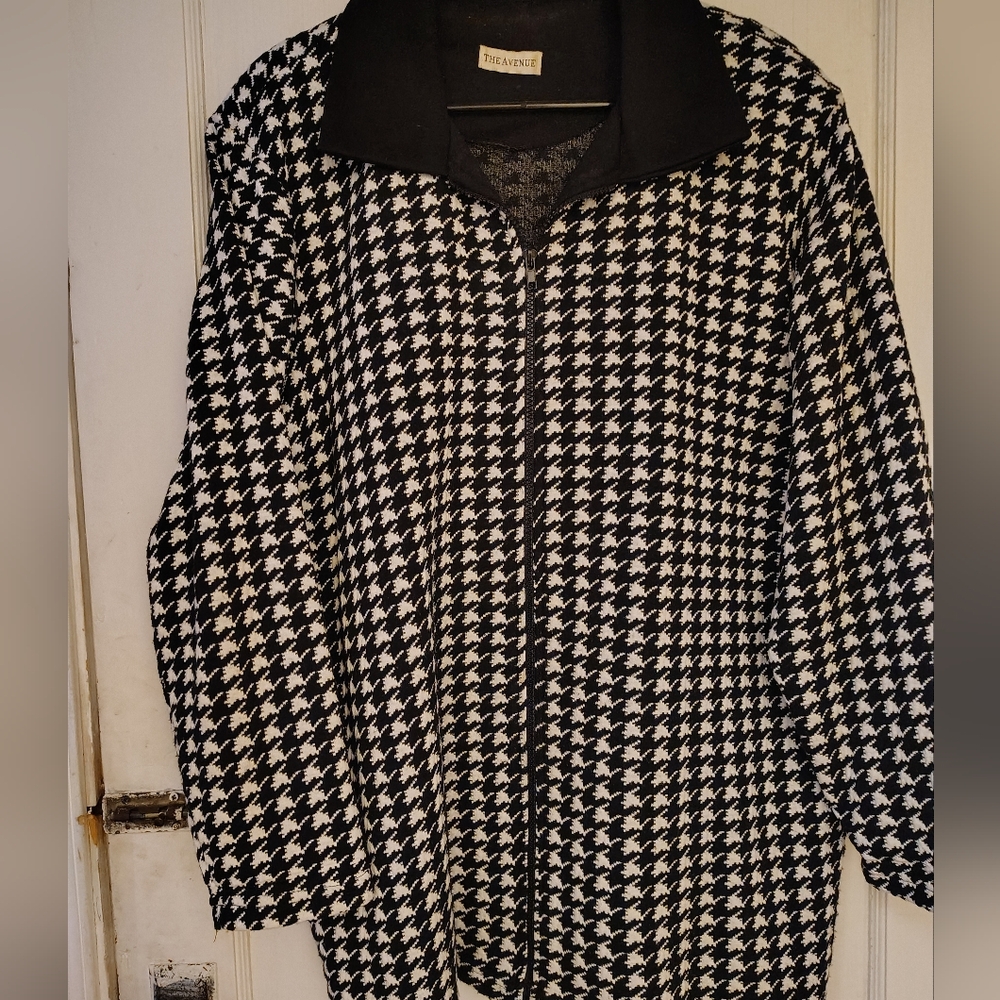 Black and White Houndstooth Skirt Suit